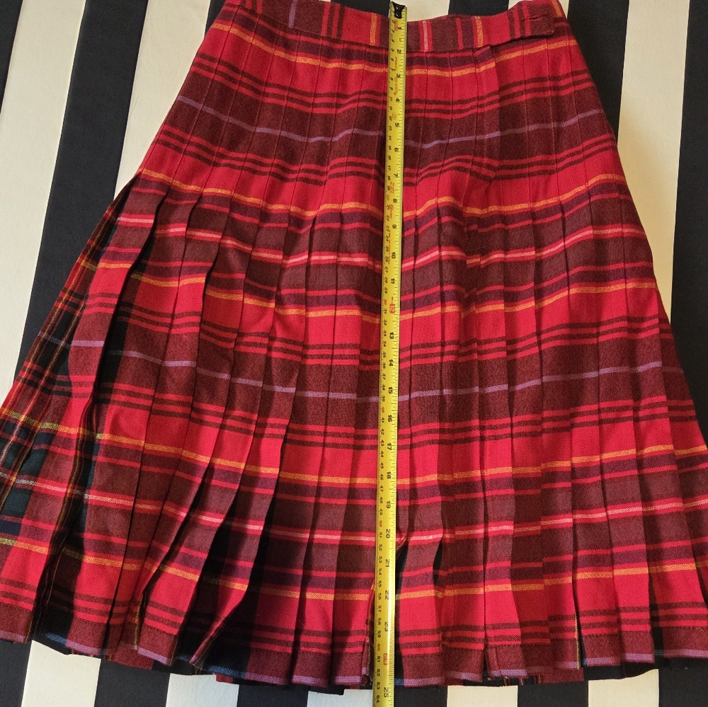 Reversible 100% Pure Virgin Wool Pleated Skirt - Picture 5 of 5